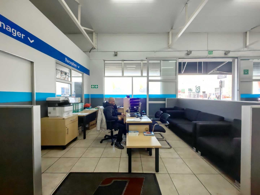 To Let commercial Property for Rent in Wynberg Western Cape
